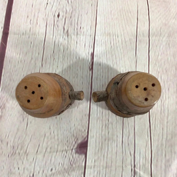 Vintage Wood Lantern Souvenir Philadelphia Zoo Salt and Pepper Shaker Pa… - Picture 6 of 7